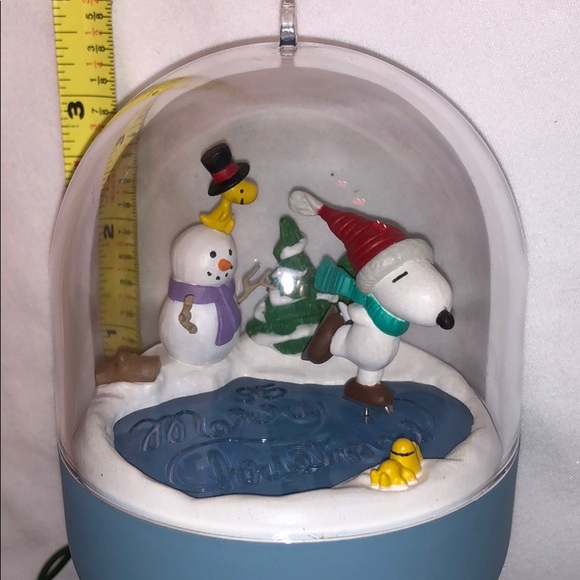 Hallmark Keepsake Ornaments Peanuts Collection - Picture 3 of 5